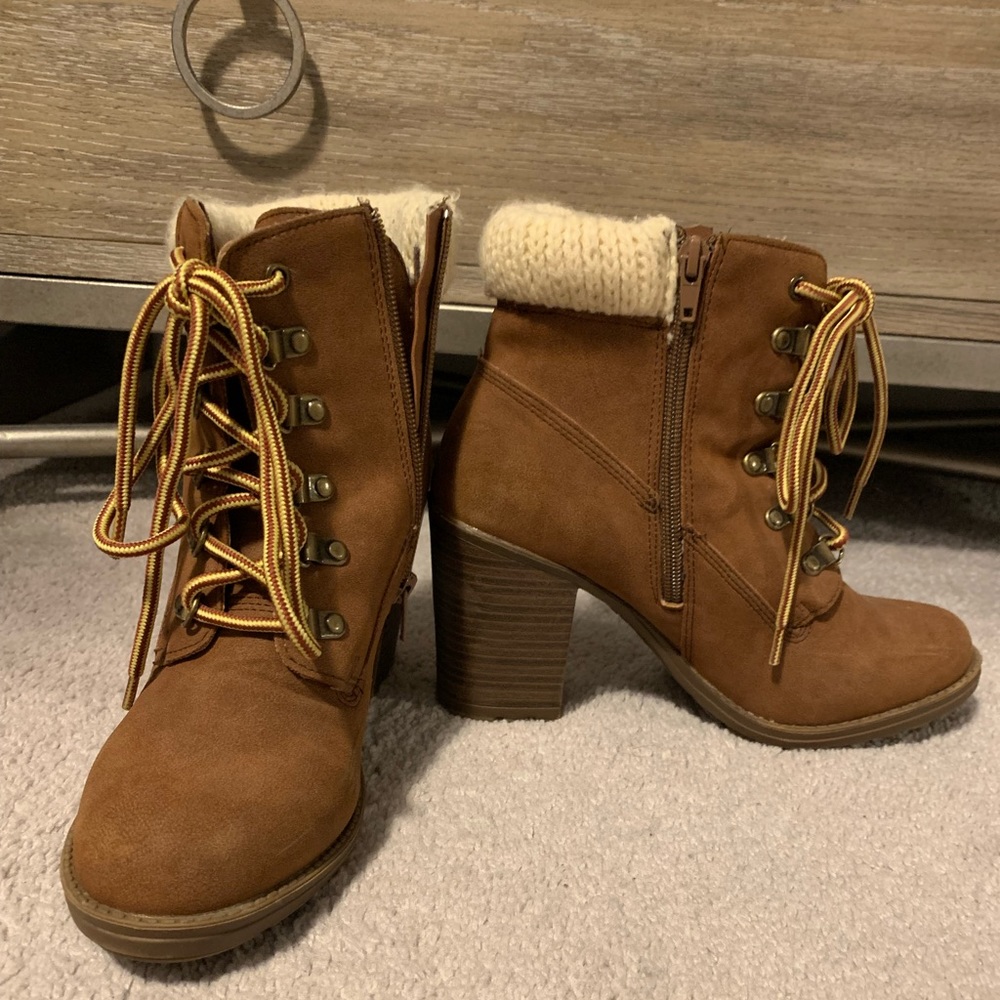 ESPIRT Block Heel Ankle Booties